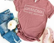 Grandma Promoted Est. 2022 T-shirt