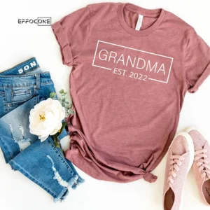 Grandma Promoted Est. 2022 T-shirt
